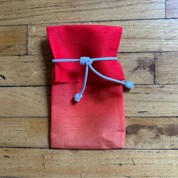 (2 for $30) Sulwhasoo traditional Korean gift wrap - Picture 7 of 8